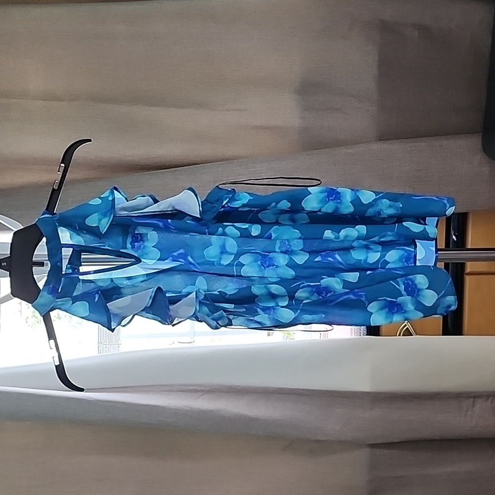 Worthington Sleveless Blue Floral Top sz L
